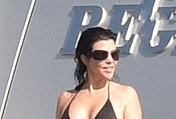 Kourtney Kardashian sexy