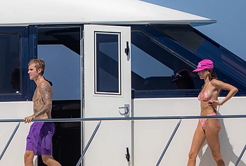 Hailey Bieber tits bikini