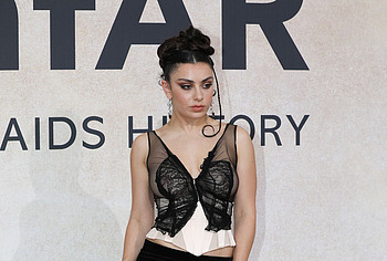 Charli XCX sexy