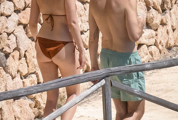 Elizabeth Olsen butt