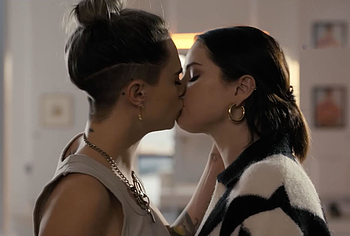 Selena Gomez lesbian porn