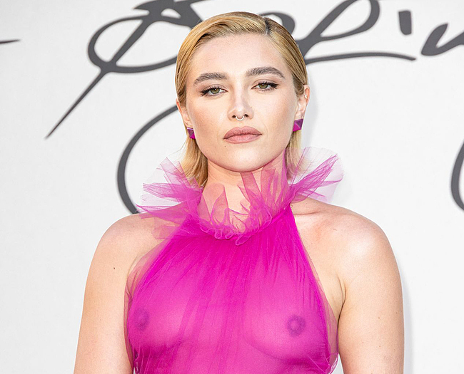 Florence Pugh nudity