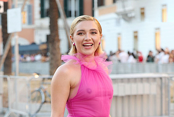Florence Pugh oops