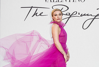 Florence Pugh topless