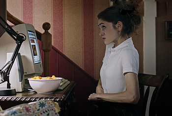 Natalia Dyer pussy fingers