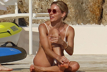 Sienna Miller paparazzi pics