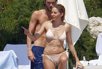 Sienna Miller topless