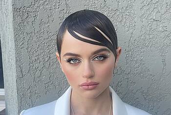 Joey King cleavage