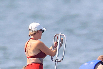 Scarlett Johansson naked