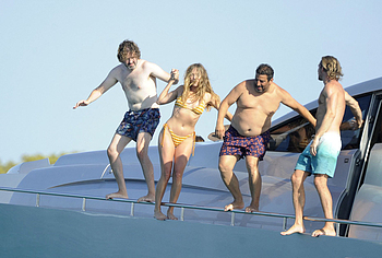 Margot Robbie bikini sexy