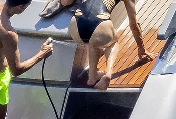 Paris Hilton naked photos