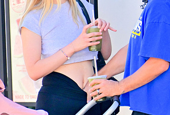 Mia Goth finger pussy