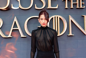 Sonoya Mizuno topless