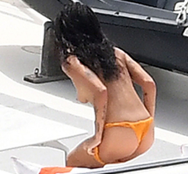 Zoe Kravitz nude photos