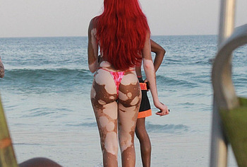 Winnie Harlow ass
