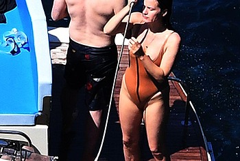 Elizabeth Reaser naked photos