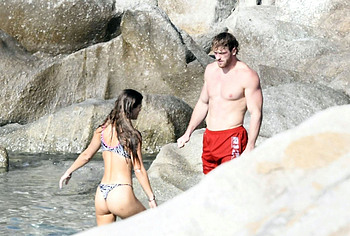 Nina Agdal paparazzi