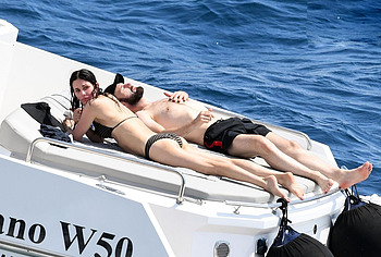 Courteney Cox nipslips