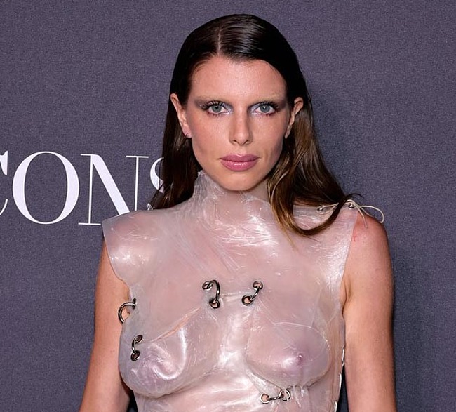 Julia Fox see through oops photos