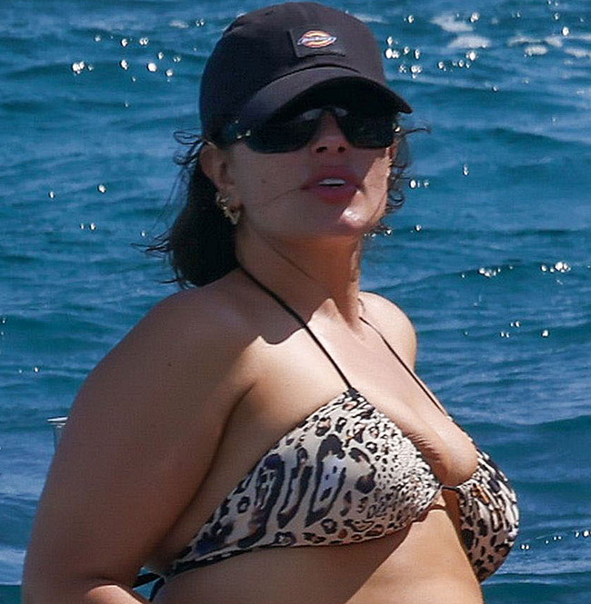 Ashley Graham Nipslips