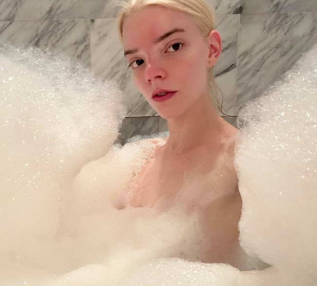 Anya Taylor-Joy nude leaked nude pics