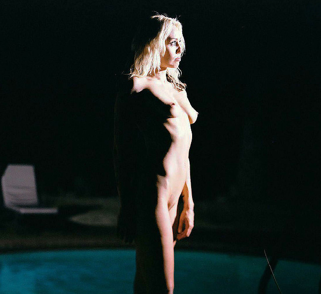 Miley Cyrus pussy photos