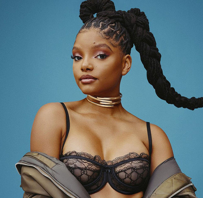 Halle Bailey tits photos