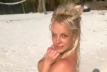 Britney Spears leaked nude photos