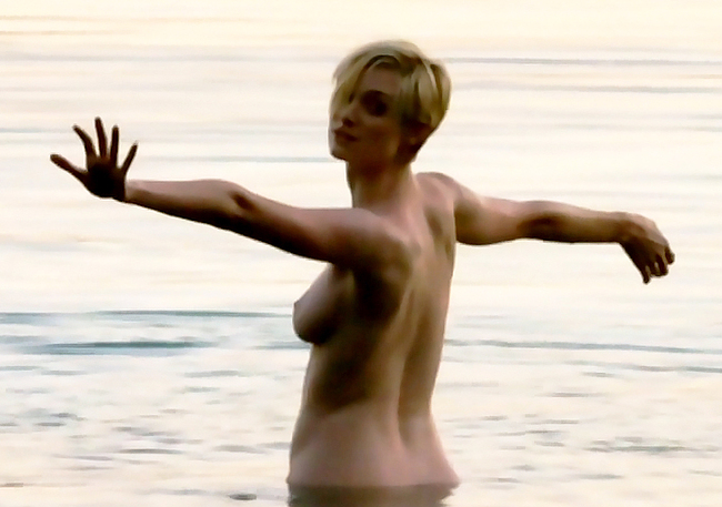Elizabeth Debicki naked pics