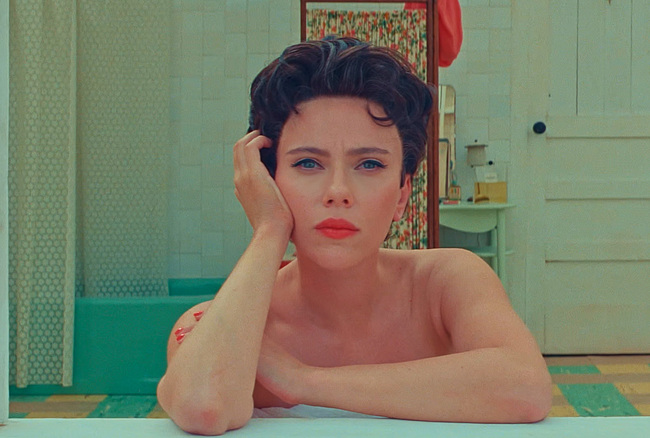 Scarlett Johansson oops