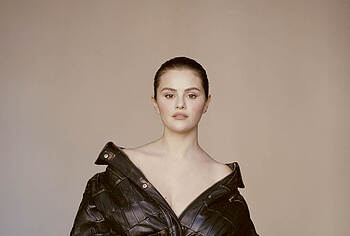 Selena Gomez sexy photos