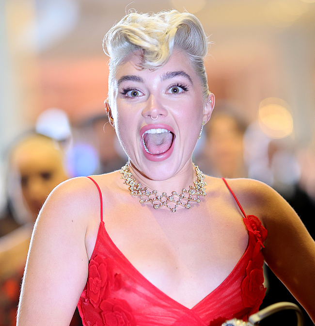 Florence Pugh oops nude pics