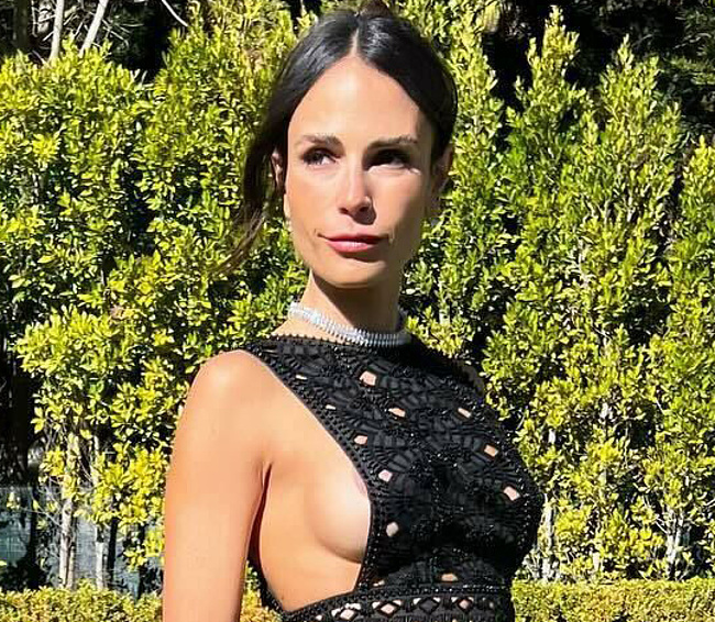 Jordana Brewster nipslips
