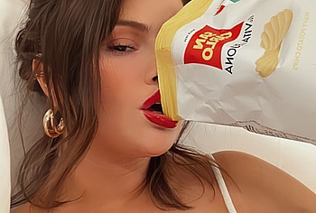 Selena Gomez oops photo