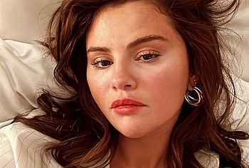 Selena Gomez oops photo