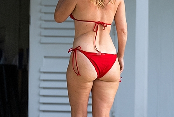 Alice Eve red bikini ass pics