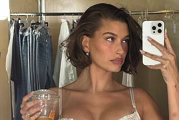 Hailey Bieber lingerie selfie