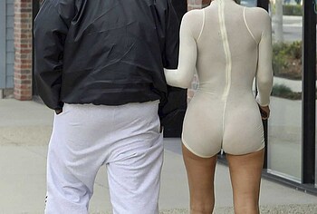 Bianca Censori booty photos