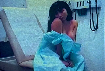 Rowan Blanchard nipslip