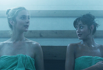 Ella Purnell lesbian scene