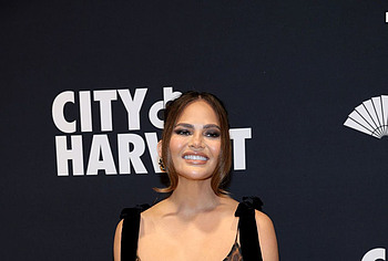 Chrissy Teigen boobs photo