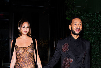 Chrissy Teigen nipples