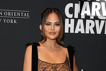 Chrissy Teigen nude photo