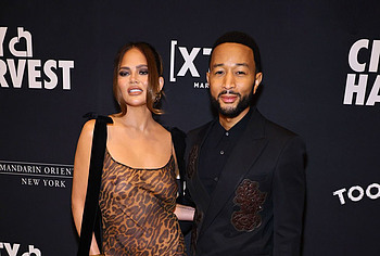 Chrissy Teigen tits photo