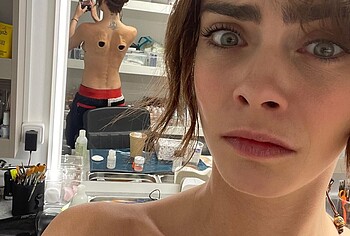 Cara Delevingne naked selfie