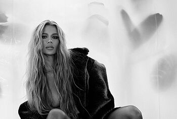 Khloe Kardashian nudity