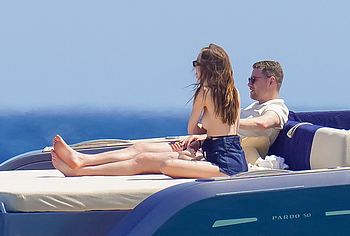 Phoebe Dynevor nipples