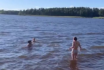 Maisie Williams bikini