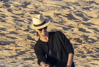 Charlize Theron cameltoe