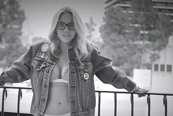 Sydney Sweeney pussy cameltoe